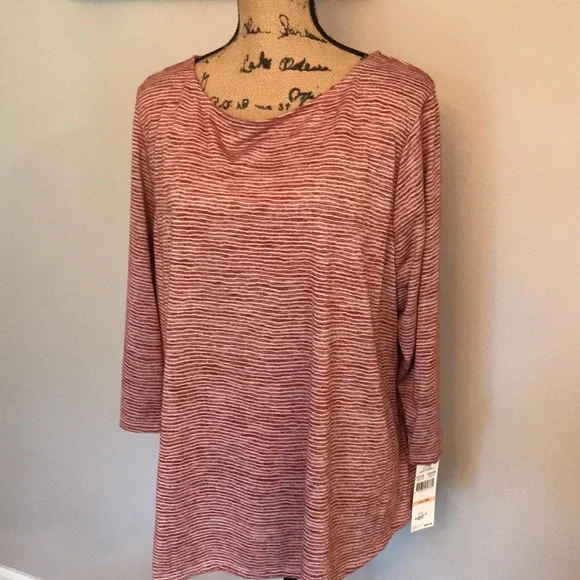 Ruby Rd. Top - Picture 2 of 9